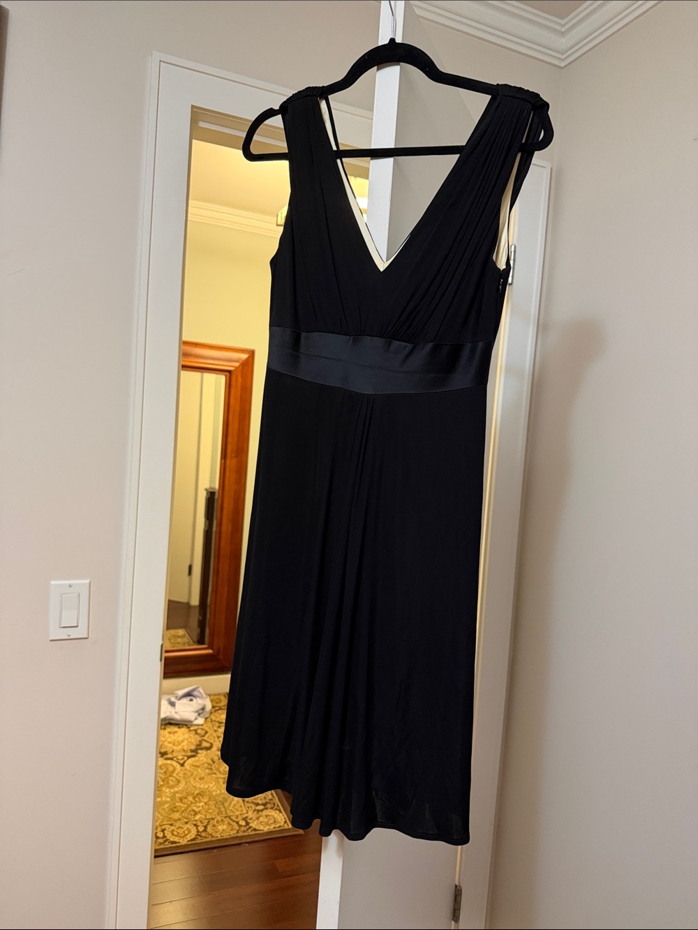 Kay Unger Black V-Neck Petite  sleeveless cocktail Dress size petite 8
